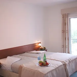 2* Hotel Encumeada